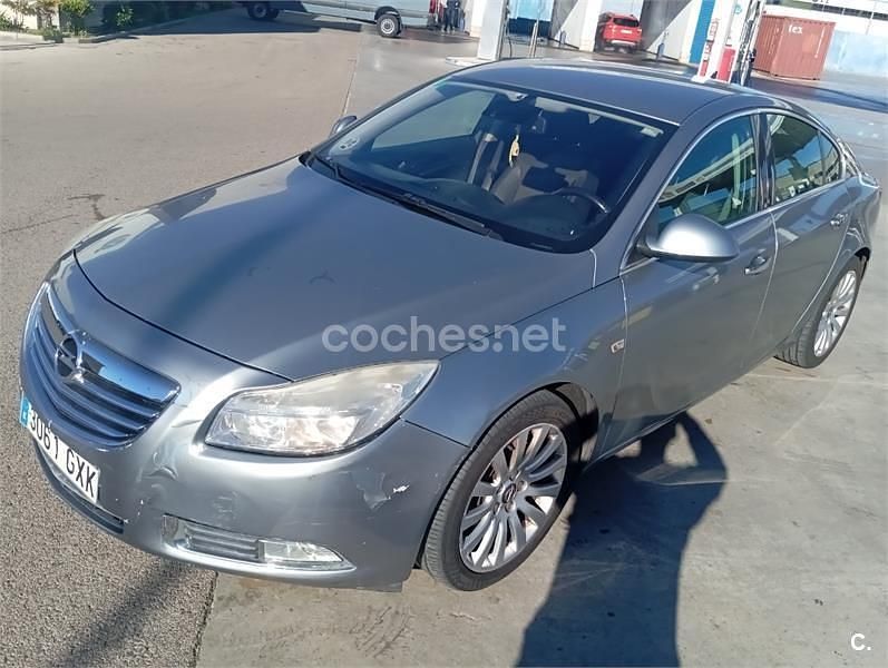Gris / plata Usado 2010 Opel Insignia Sport Berlina | 1850 € - Imagen 1/4