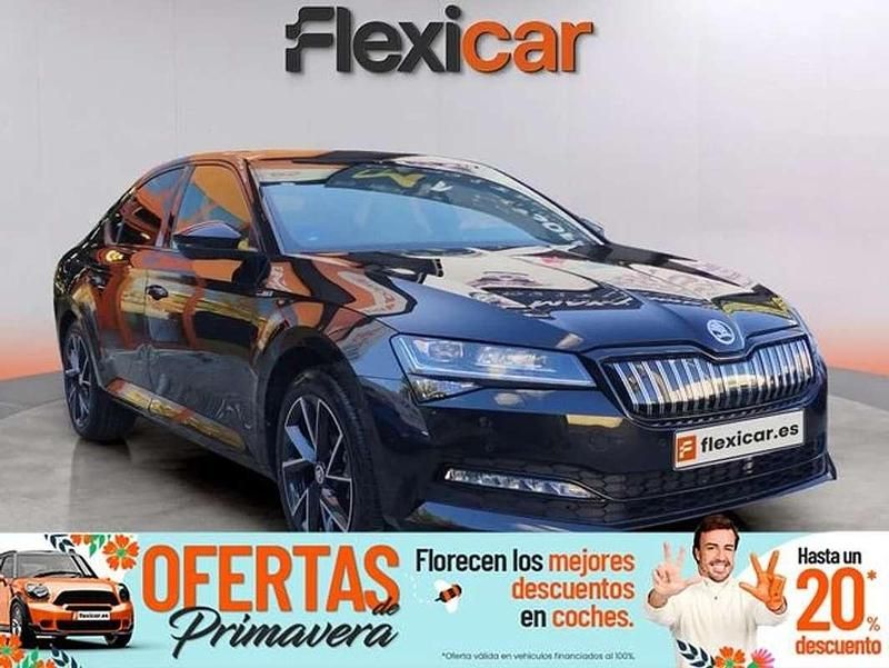 Usado Skoda Superb SportLine 218 CV (160 kW) 2023 Negro Berlina