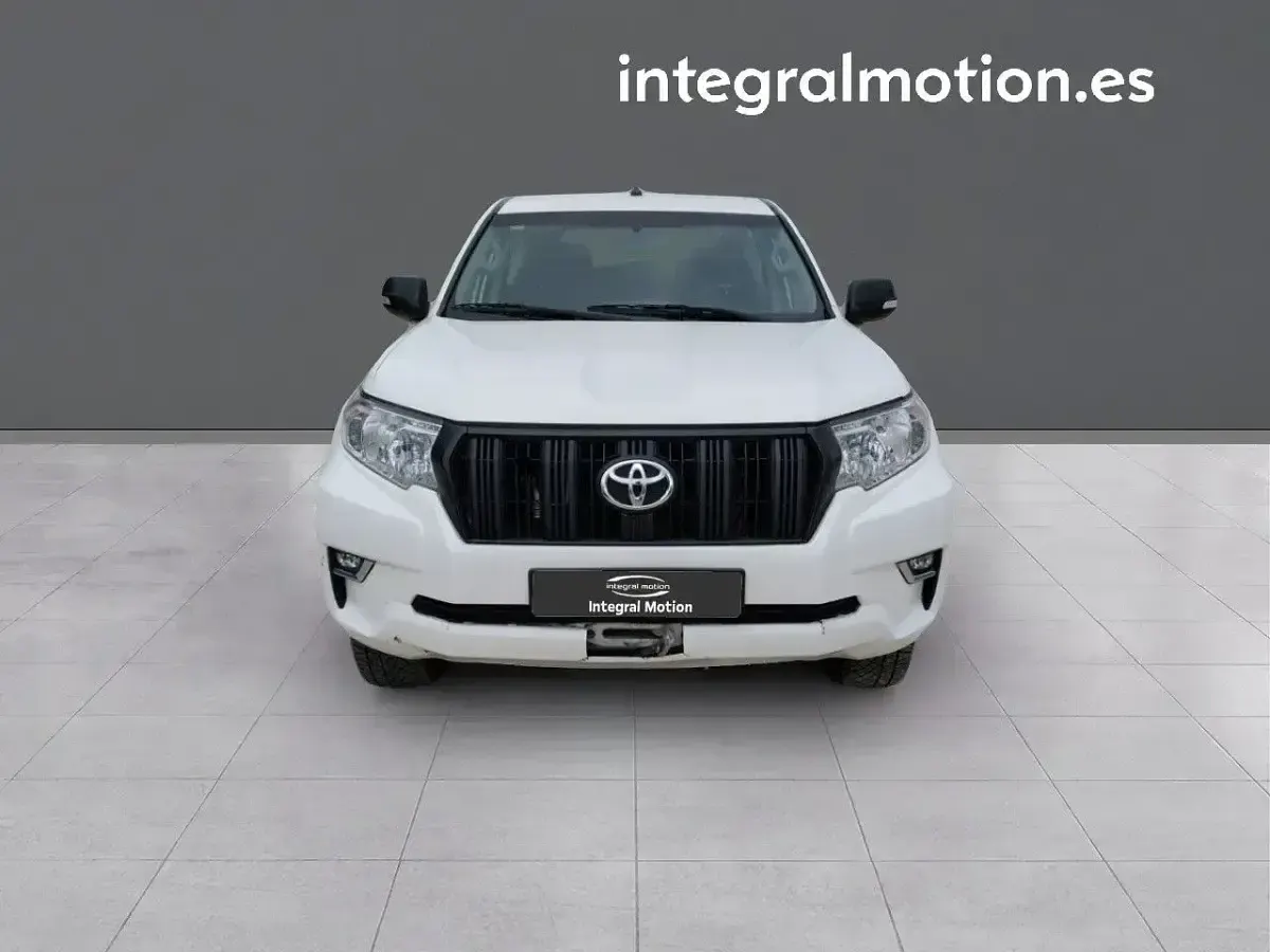 Używany Toyota Land Cruiser 204 KM (150 kW) 2020 Biały Hatchback