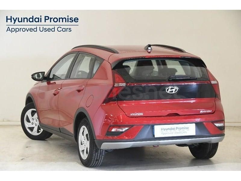 Usado Hyundai Bayon 84 CV (61 kW) 2024 Dragon red (perlado) SUV