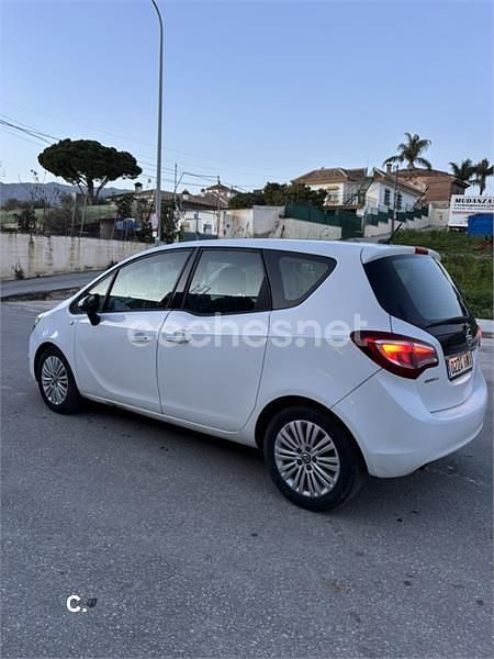 Usado Opel Meriva Selective 110 CV (80 kW) 2014 Blanco Monovolumen