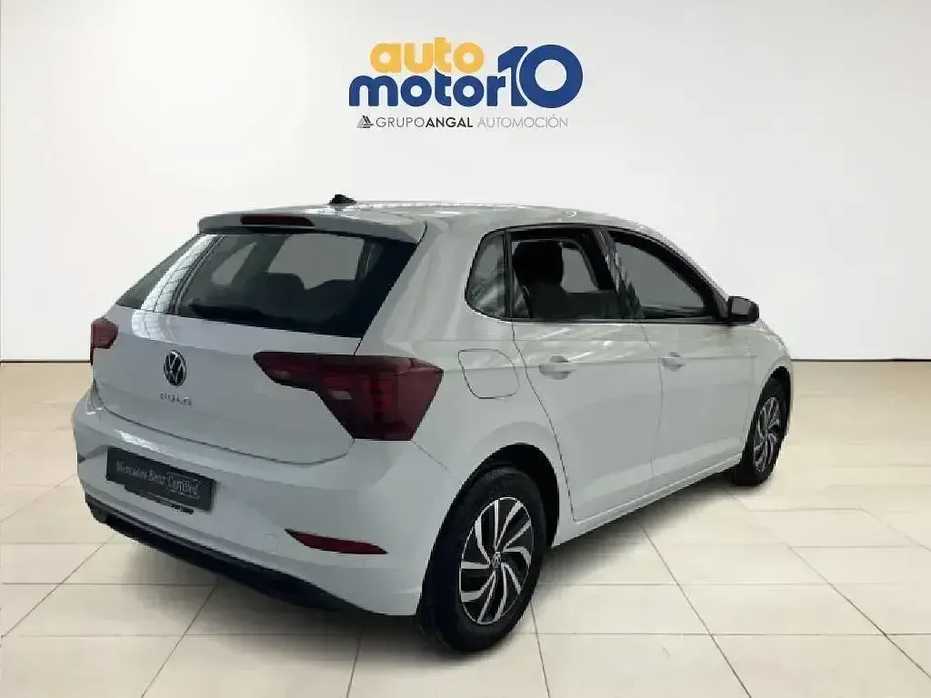 Usado VW Polo Life 95 CV (69 kW) 2023 Blanco Utilitario