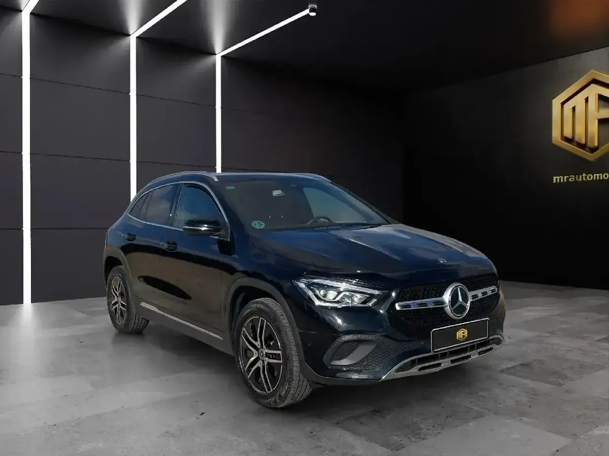 Usado Mercedes GLA200 150 CV (110 kW) 2022 Negro SUV
