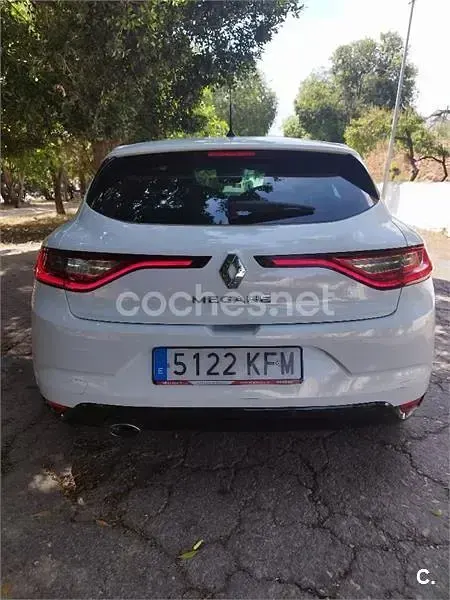 Usado Renault Mégane Zen 130 CV (95 kW) 2017 Blanco Berlina
