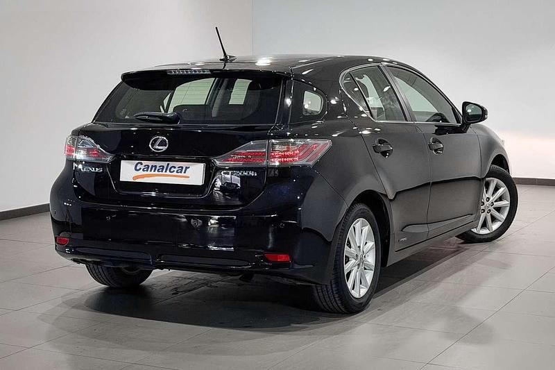 Usado Lexus CT200h 136 CV (100 kW) 2013 Negro Utilitario