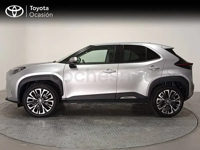 Usado Toyota Yaris Cross Style 116 CV (85 kW) 2022 Gris / plata SUV