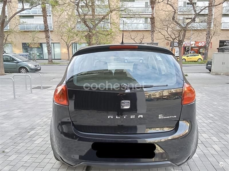 Usado Seat Altea Style 105 CV (77 kW) 2014 Negro Monovolumen