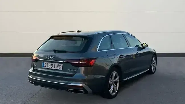 Usado Audi A4 S-Line 204 CV (150 kW) 2021 Gris / plata Familiar