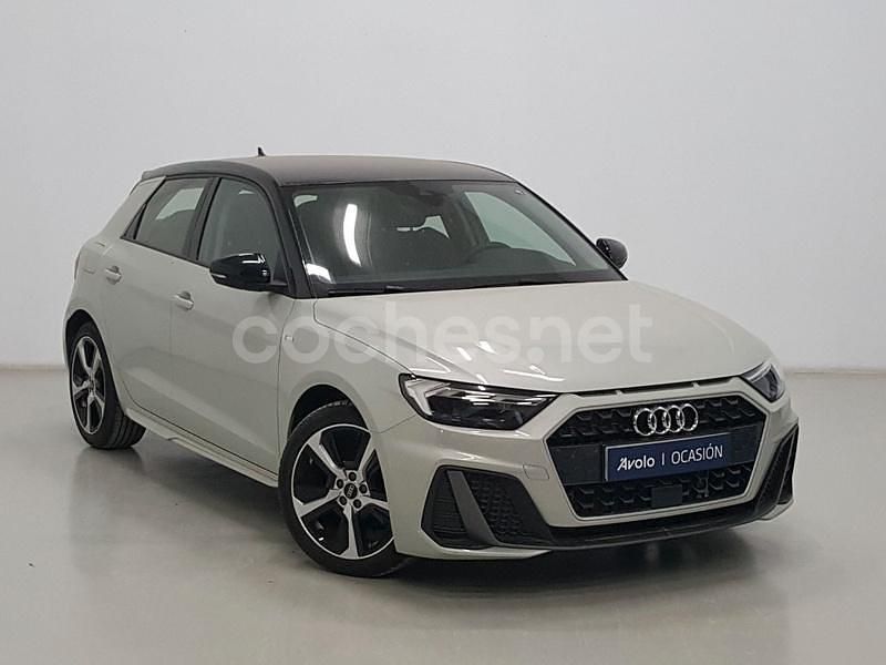 Gris / plata Usado 2024 Audi A1 Sportback Comfort Utilitario | 24.900 € (Precio justo) - Imagen 1/4