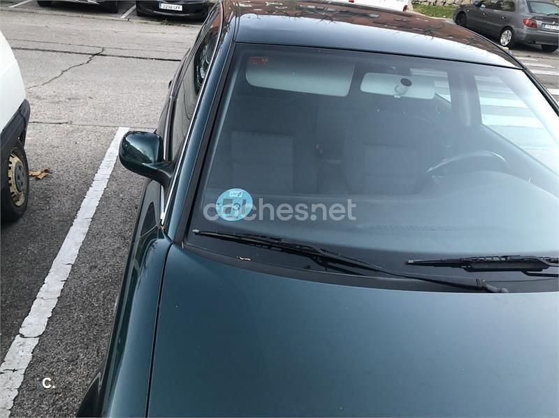 Usado VW Passat Comfortline 150 CV (110 kW) 2000 Verde Familiar