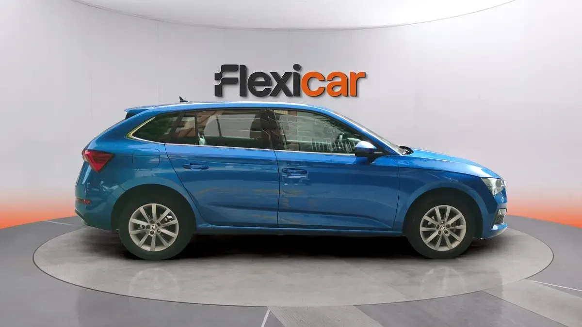Usado Skoda Scala Ambition 95 CV (69 kW) 2021 Azul Utilitario