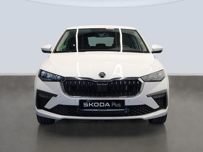 Usado Skoda Scala Selection 116 CV (85 kW) 2025 Blanco Utilitario