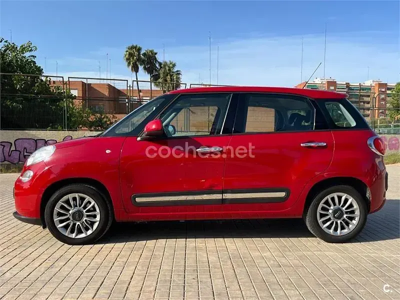 Usado Fiat 500L 85 CV (62 kW) 2015 Rojo Monovolumen