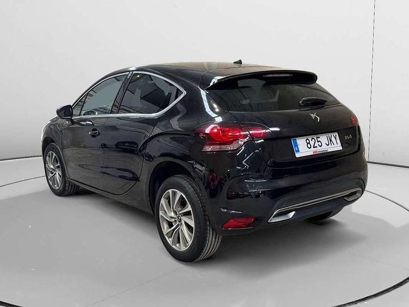 Usado DS Automobiles DS4 Style 121 CV (88 kW) 2015 Negro Utilitario