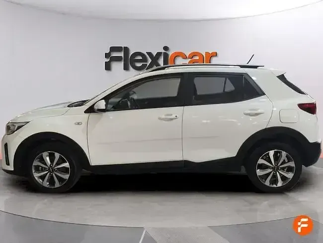 Usado Kia Stonic 100 CV (73 kW) 2021 Blanco SUV