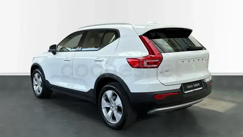 Usado Volvo XC40 Momentum 163 CV (119 kW) 2022 Blanco SUV