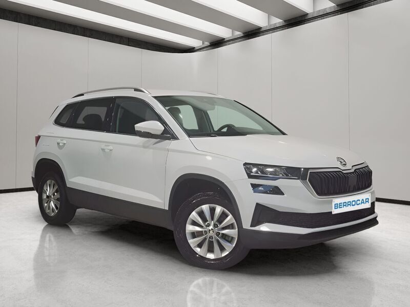 Blanco Usado 2024 Skoda Karoq Selection SUV | 26.690 € (Precio justo) - Imagen 1/4