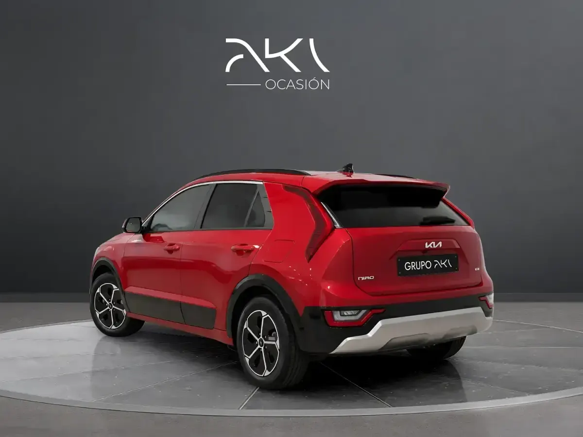 Usado Kia Niro 141 CV (103 kW) 2023 Rojo SUV