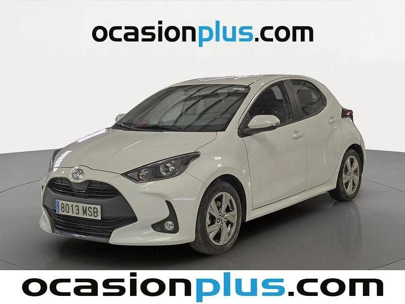Blanco Usado 2024 Toyota Yaris Hybrid Active Utilitario | 16.864 € (Precio justo) - Imagen 1/4