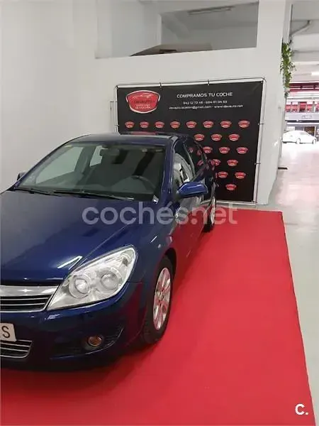 Usado Opel Astra Edition 100 CV (73 kW) 2009 Azul Berlina