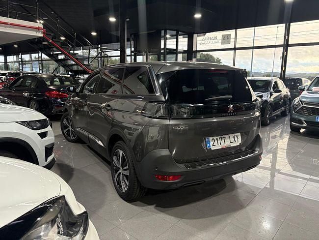 Usado Peugeot 5008 Allure 130 CV (95 kW) 2022 Gris SUV