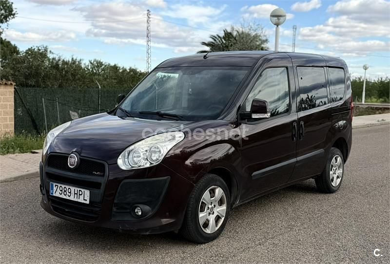 Usado Fiat Doblò Dynamic 90 CV (66 kW) 2013 Marrón Monovolumen
