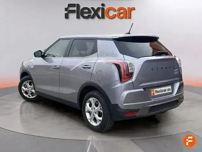 Usado SsangYong Tivoli 135 CV (99 kW) 2025 Gris