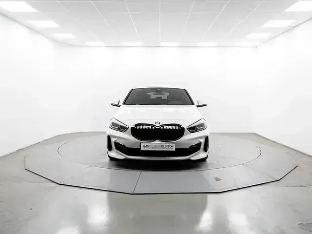 Usado BMW 118 Executive 150 CV (110 kW) 2022 Blanco Utilitario