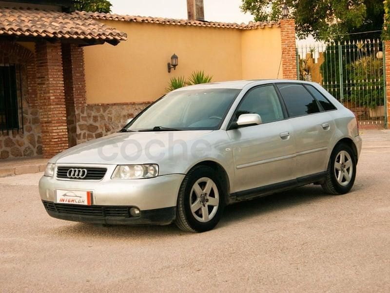 Usado Audi A3 Ambition 110 CV (80 kW) 2001 Gris / plata Utilitario