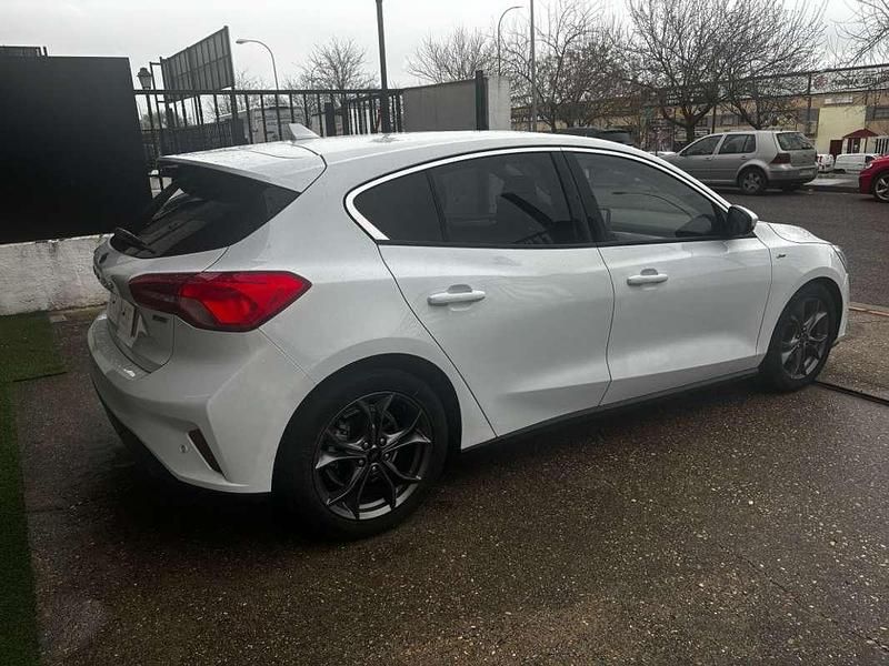 Usado Ford Focus ST-Line 120 CV (88 kW) 2019 Blanco Utilitario