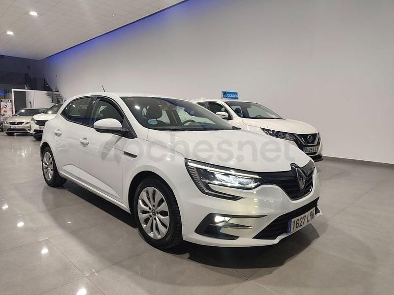Usado Renault Mégane IV Life 115 CV (84 kW) 2021 Blanco Berlina