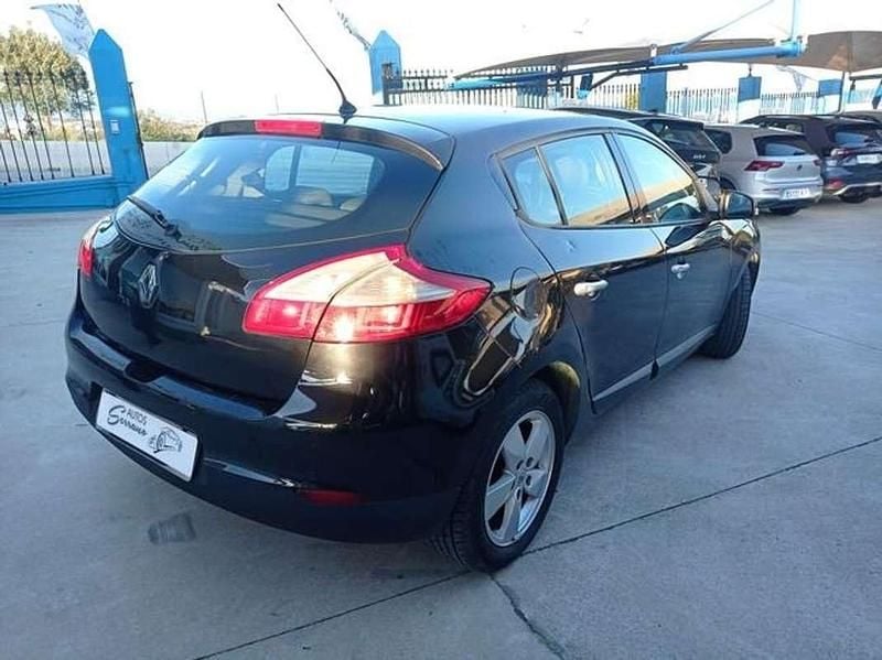 Usado Renault Mégane III Authentique 86 CV (63 kW) 2010 Negro Utilitario