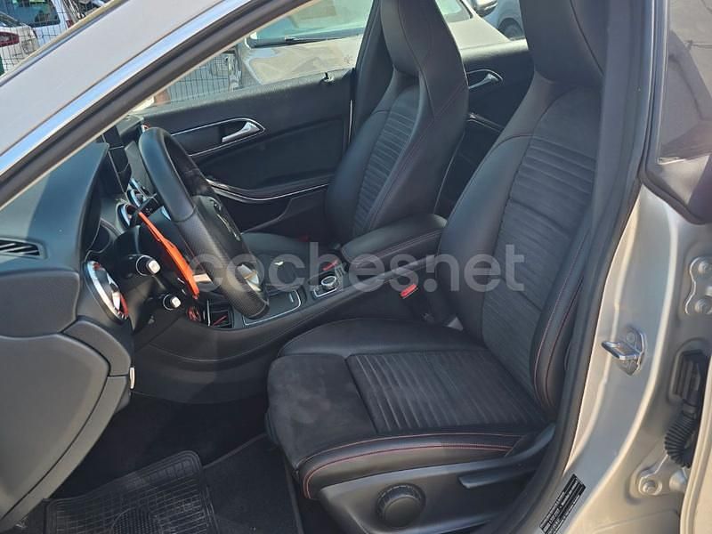 Usado Mercedes CLA200 136 CV (100 kW) 2018 Gris / plata Berlina