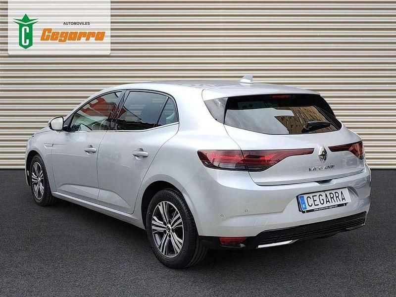 Usado Renault Mégane IV Zen 140 CV (102 kW) 2021 Gris Utilitario