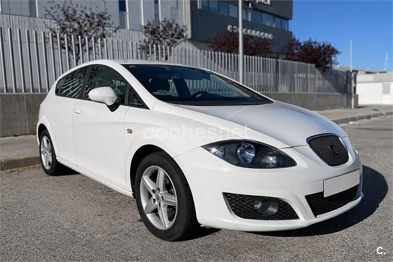 Käytetty Seat Leon 90 HP (66 kW) 2010 Valkoinen Viistoperä