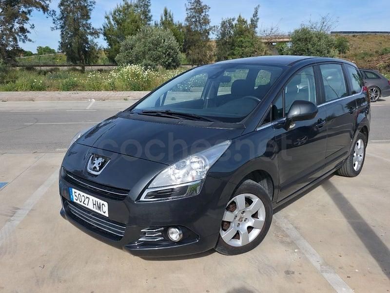 Usado Peugeot 5008 Access 115 HP (84 kW) 2012 Cinzento Monovolume