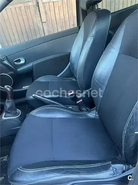 Usado Renault Clio II 75 CV (55 kW) 2008 Negro Berlina