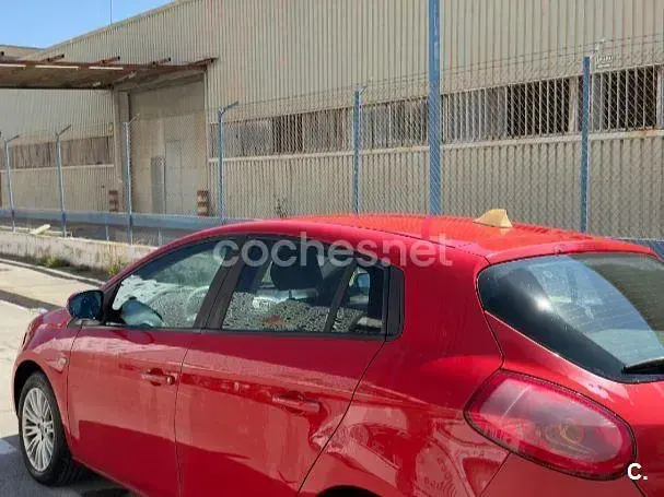 Usado Fiat Bravo Active 105 CV (77 kW) 2009 Rojo Utilitario
