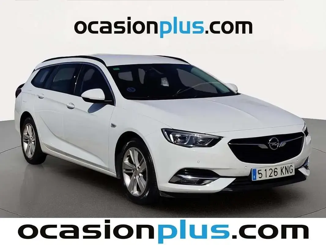 Usado Opel Insignia Selective 136 CV (100 kW) 2018 Blanco Familiar