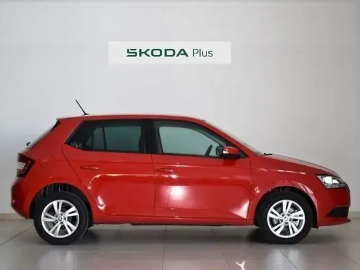 Usado Skoda Fabia Ambition 95 CV (69 kW) 2021 Rojo Utilitario