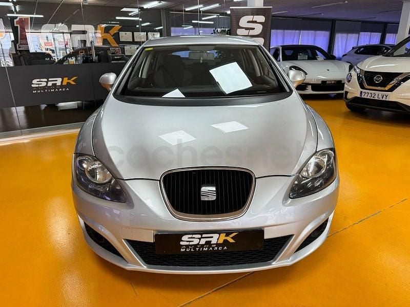 Usado Seat Leon Reference 90 CV (66 kW) 2009 Gris / plata Utilitario