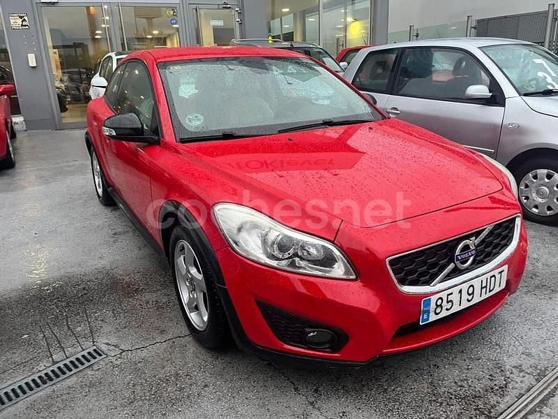 Rojo Usado 2011 Volvo C30 Momentum Utilitario | 5490 € (Precio justo) - Imagen 1/4