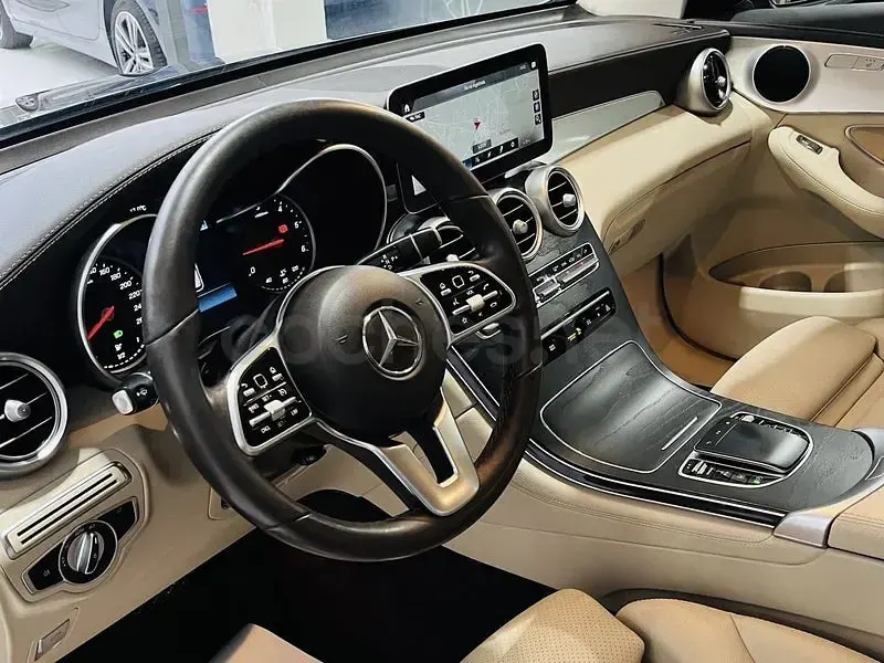 Usado Mercedes GLC200 163 CV (119 kW) 2020 Gris / plata SUV