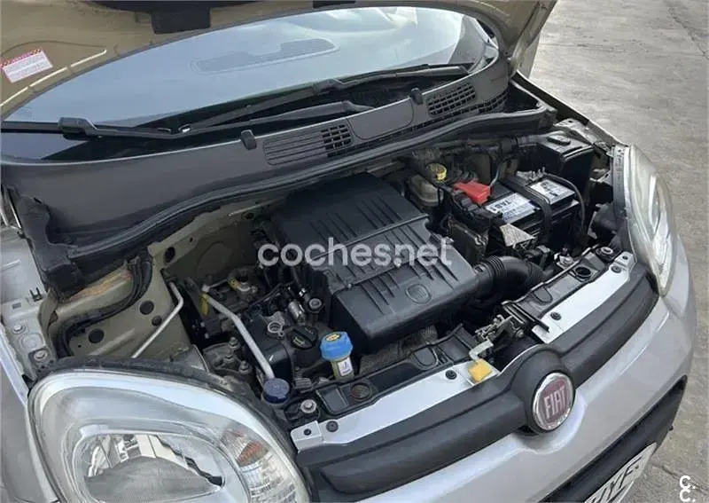 Usado Fiat Panda Lounge 69 CV (50 kW) 2014 Gris / plata Utilitario