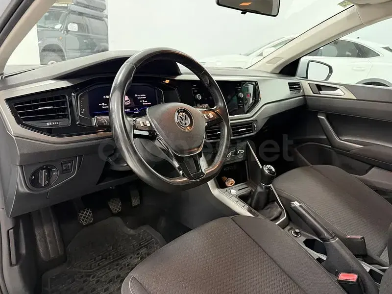 Usado VW Polo Sportline 115 CV (84 kW) 2018 Beige Utilitario