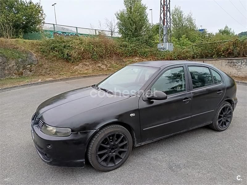 Negro Usado 2003 Seat Leon Sport Berlina | 1500 € (Precio justo) - Imagen 1/4