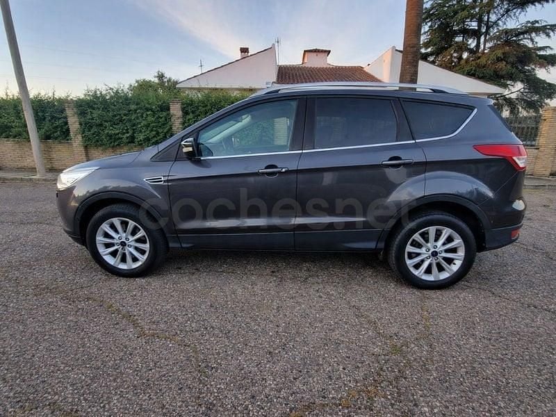 Usado Ford Kuga Titanium 120 HP (88 kW) 2016 Cinzento SUV