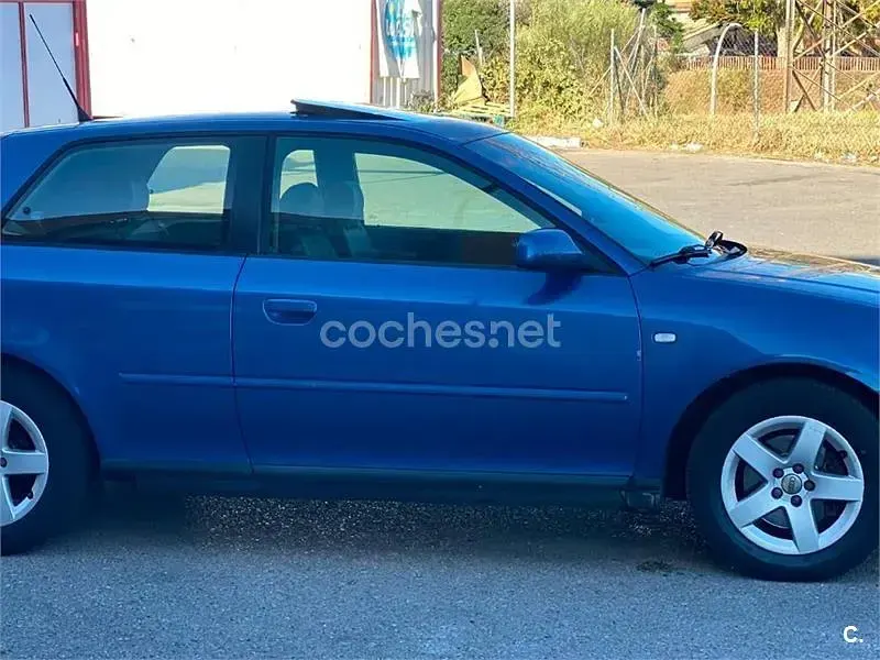 Usado Audi A3 Ambiente 110 CV (80 kW) 2001 Azul Utilitario