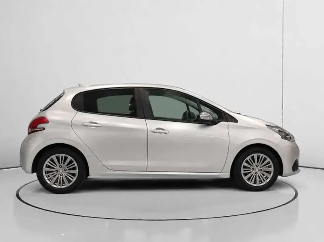 Usado Peugeot 208 Style 82 CV (60 kW) 2016 Gris Utilitario