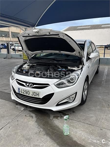 Usado Hyundai i40 115 CV (84 kW) 2015 Blanco Berlina